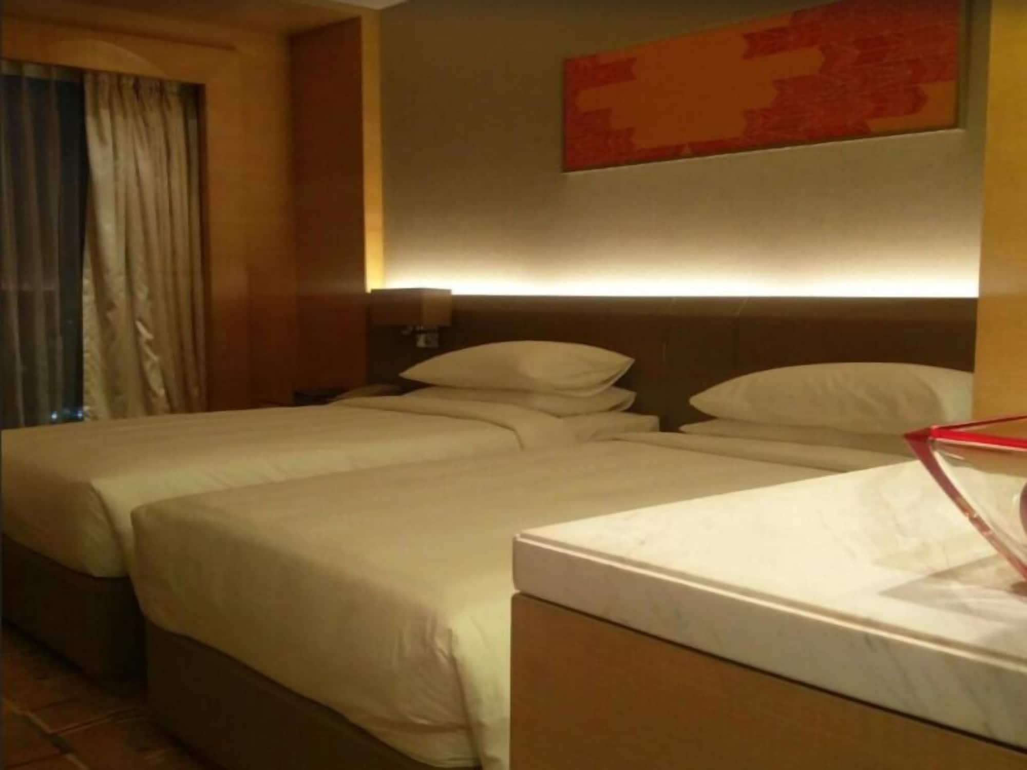 Hyatt Regency Chandīgarh Buitenkant foto A room at the hotel