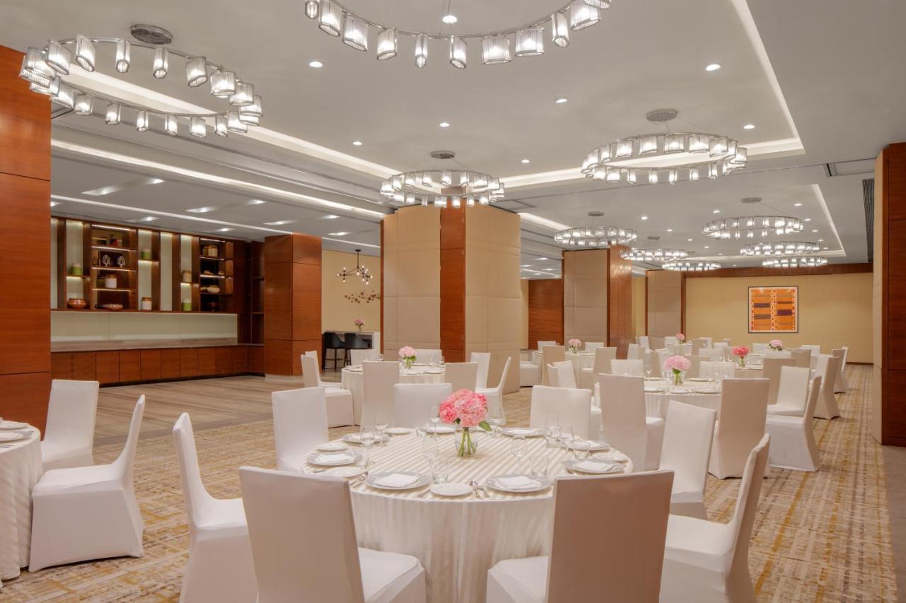 Hyatt Regency Chandīgarh Buitenkant foto The ballroom