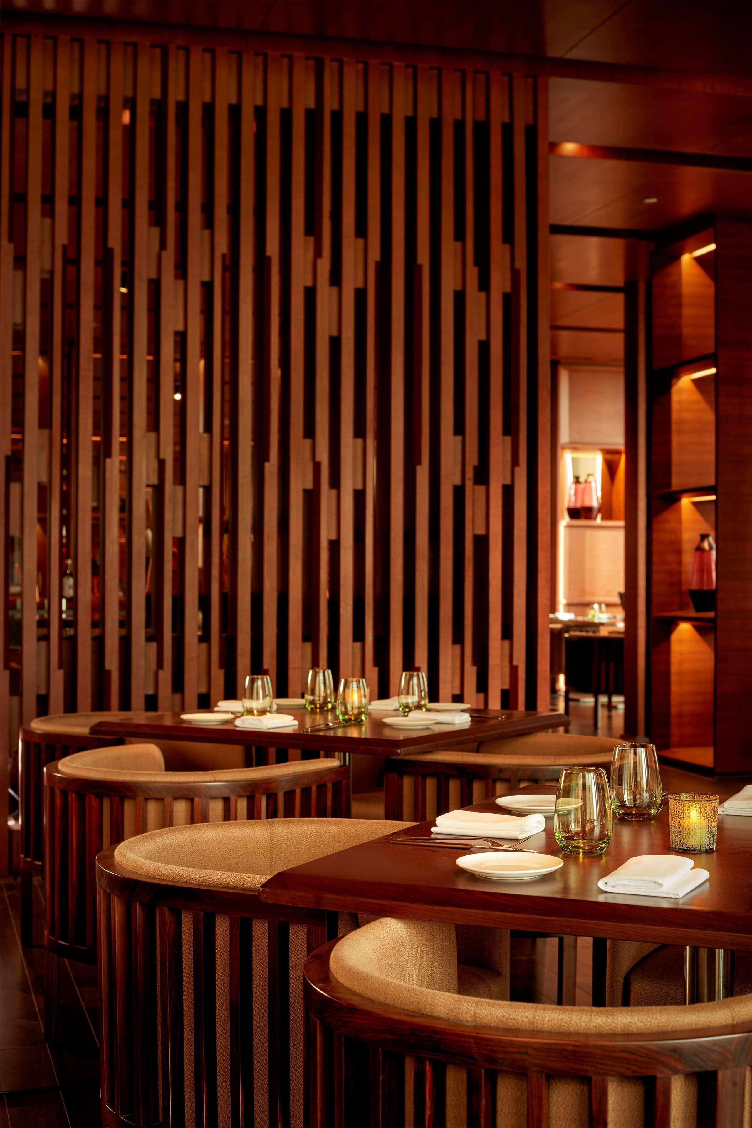 Hyatt Regency Chandīgarh Buitenkant foto Interior of the restaurant