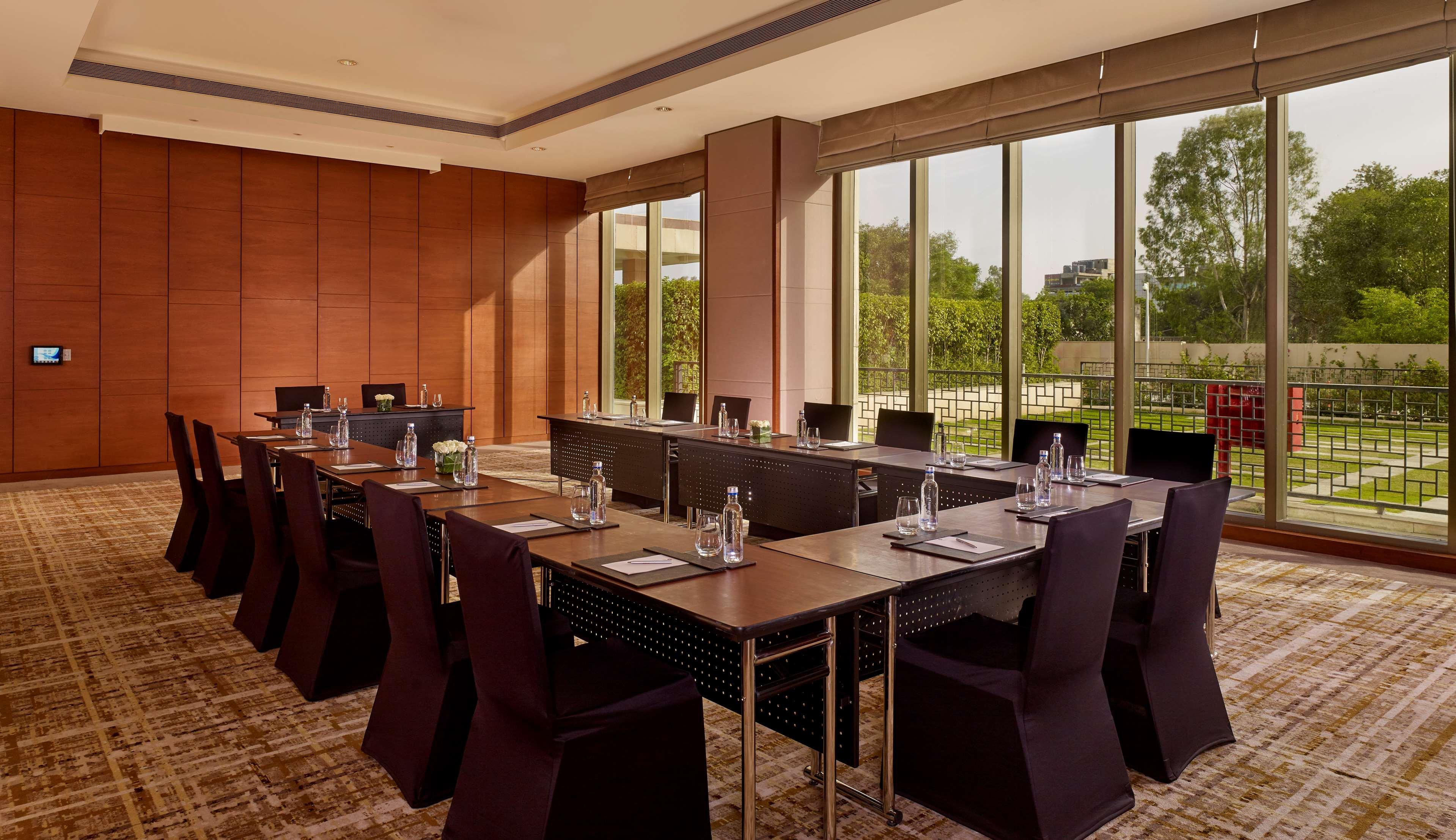 Hyatt Regency Chandīgarh Buitenkant foto Meeting room